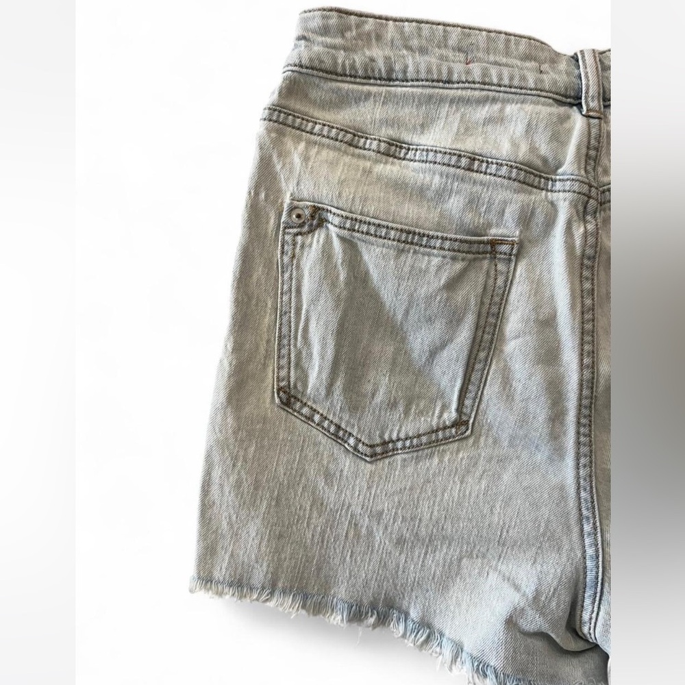 Pilcro and the Letterpress Anthropologie Distressed High-Waisted LightWash Short - Picture 7 of 7